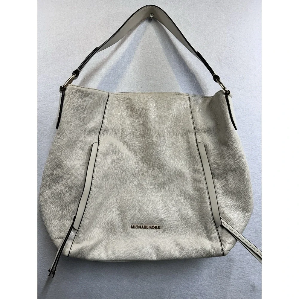 Michael‎ Kors Leather Ivory Pebbled Shoulder Bag Gold Hardware Zip Inner Pockets